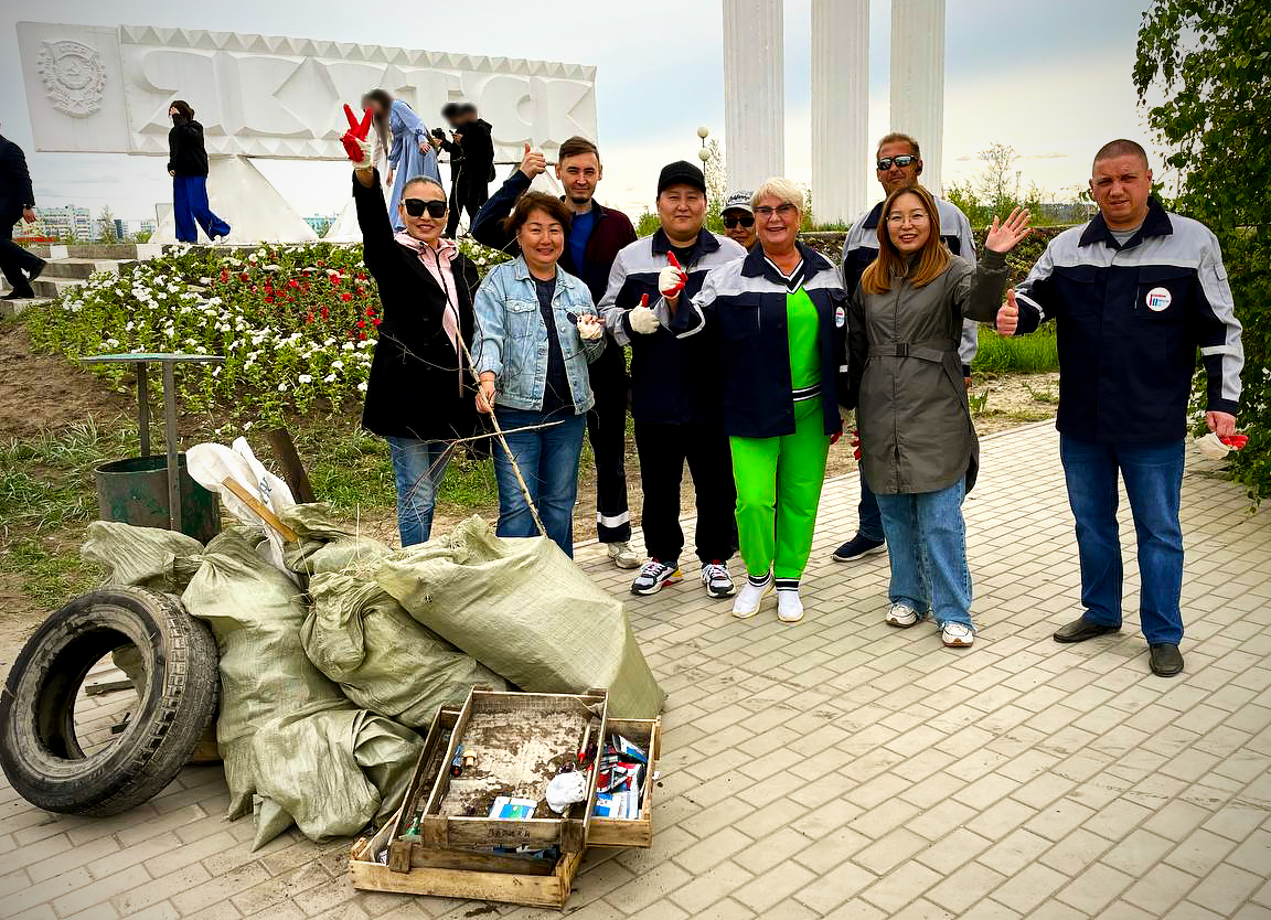 Работники ГКУ РС (Я) «Тарифное агентство» приняли участие в еженедельном  субботнике по уборке территории ГО «город Якутск» — ГКУ РС(Я) 